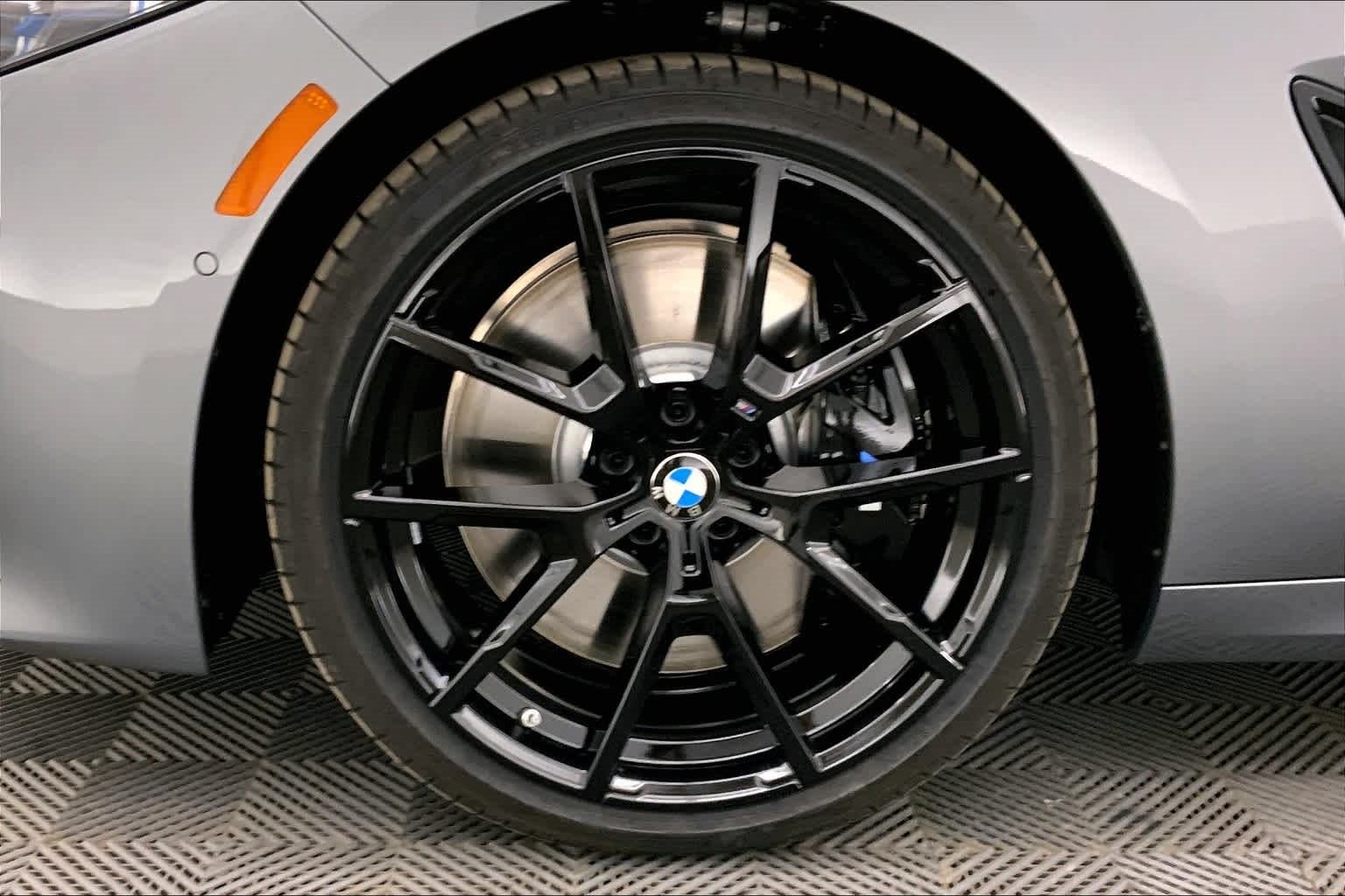2024 BMW 8 Series M850i